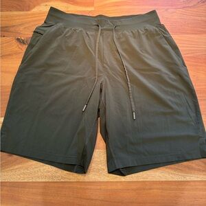 Men’s Lululemon Olive Green Zeroed In Linerless Short 9" - Large
